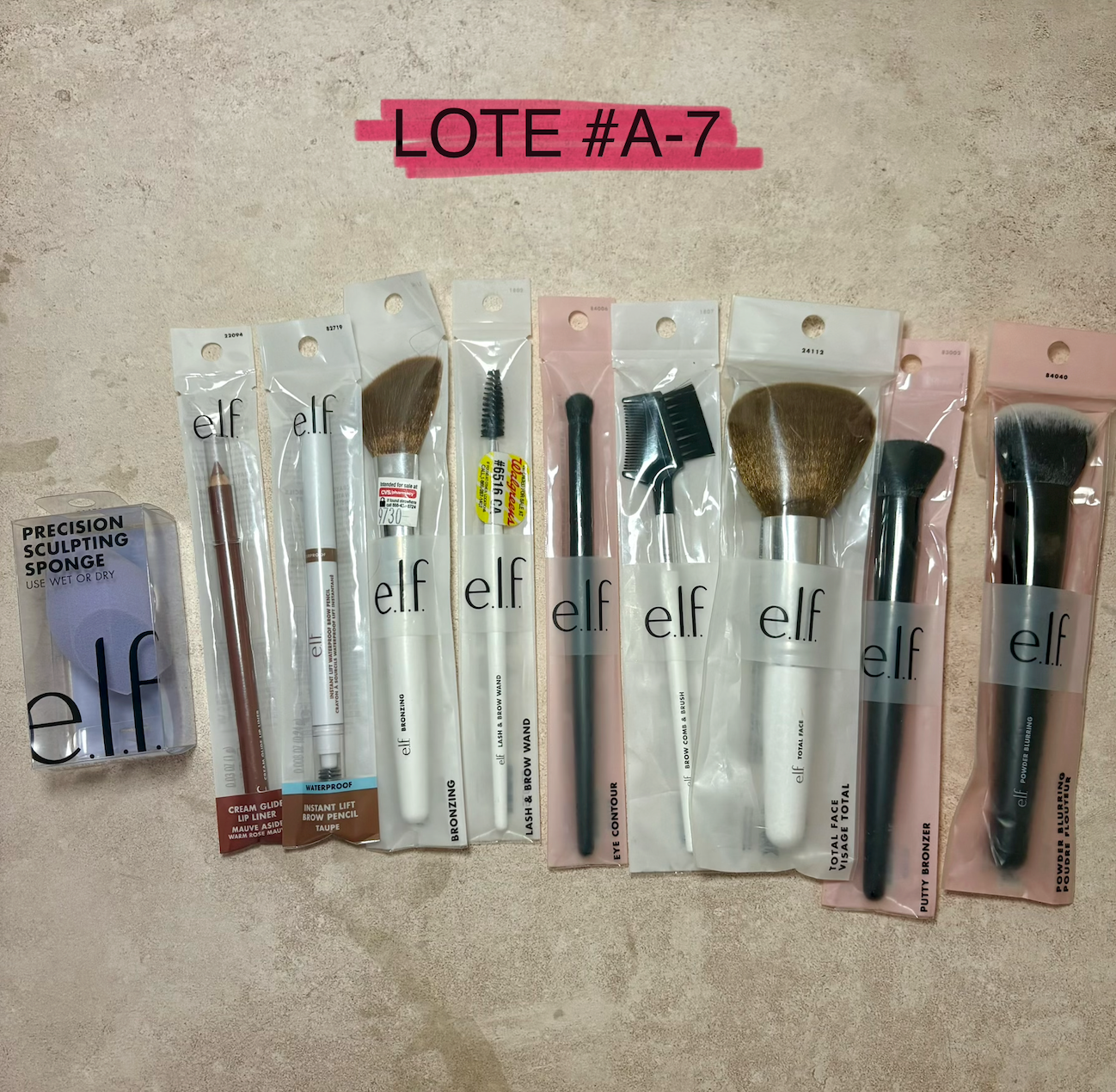 LOTE 10 PZS BROCHAS ELF #A-7